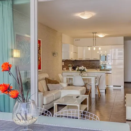 Stylish 2bedroom Penthouse In St Julians 501 아파트 *