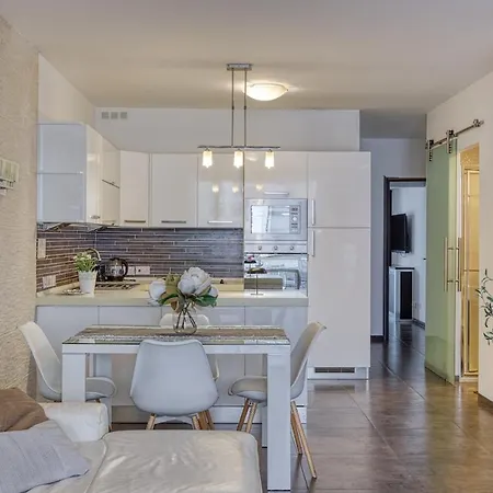 Stylish 2bedroom Penthouse In St Julians 501 아파트 *